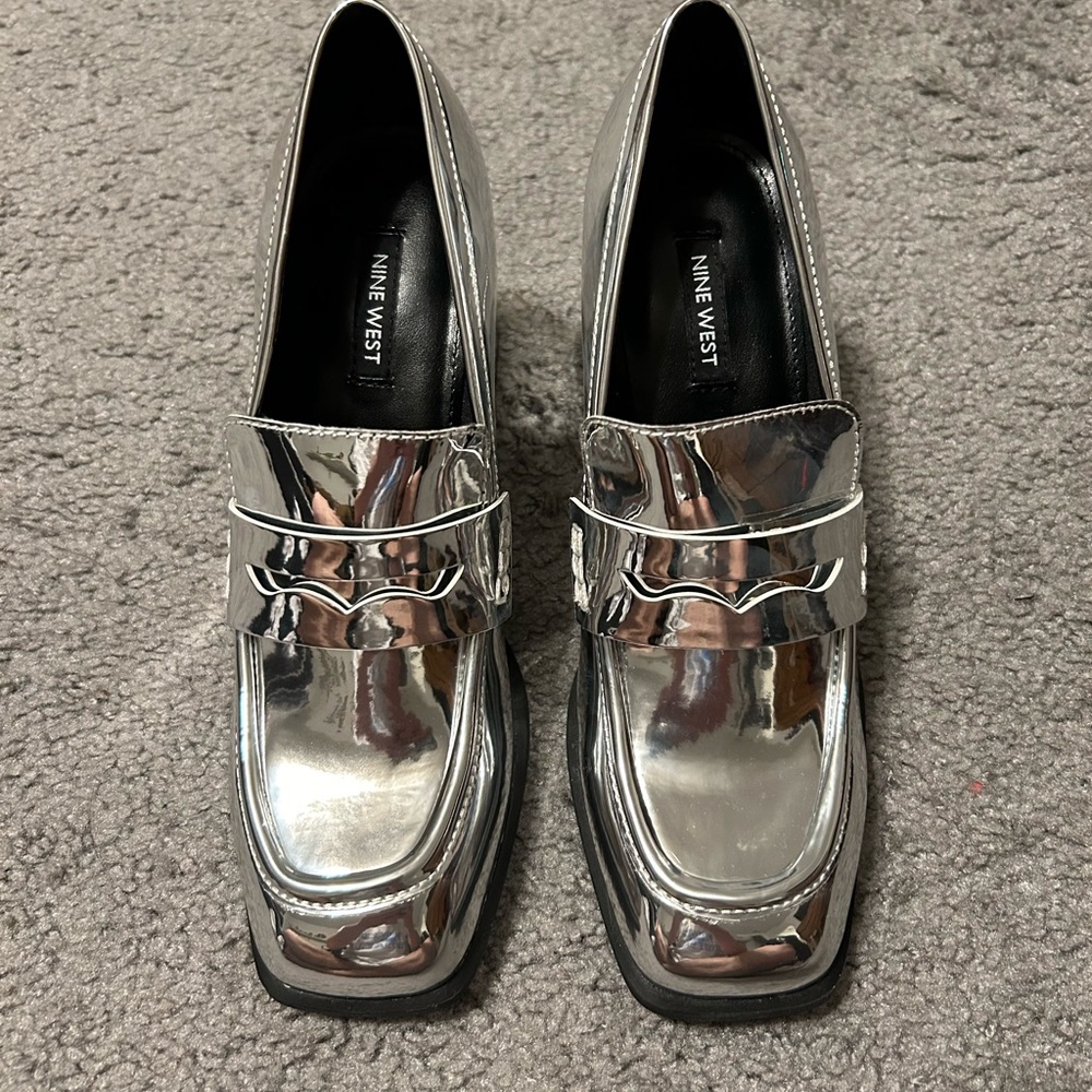 Zest Heeled Loafers Silver Mirror Metallic 7M - Picture 1 of 3